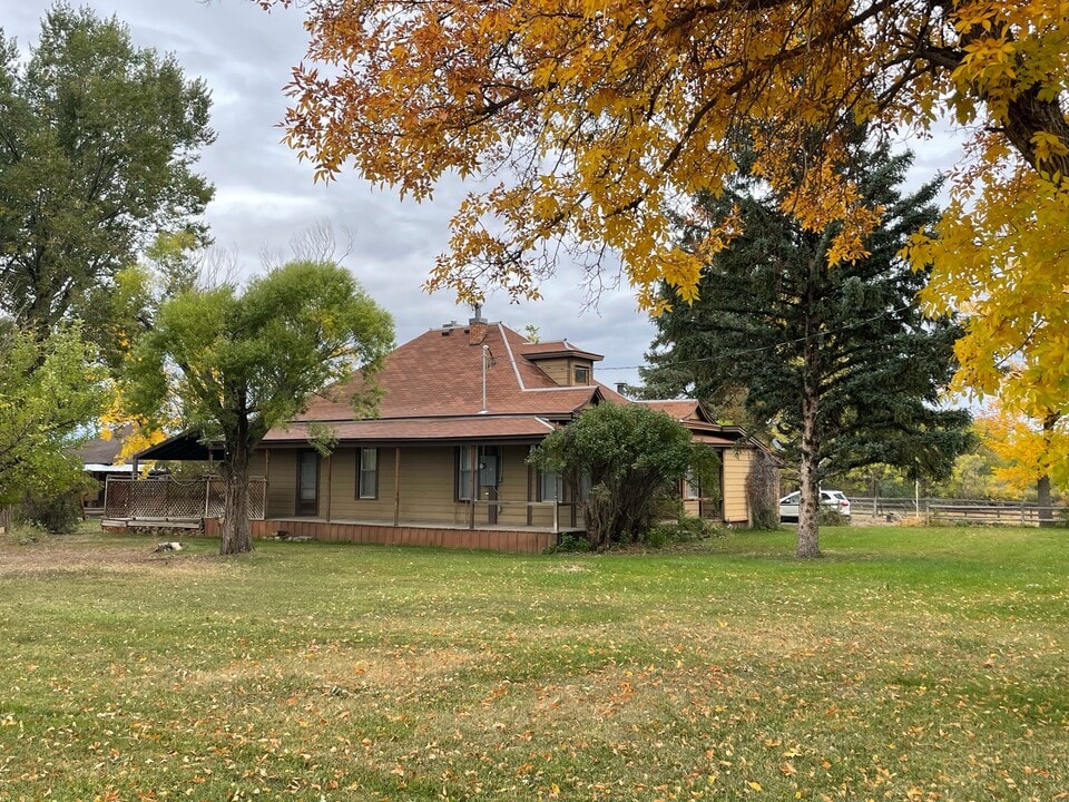 62281 CO-90 in Montrose, CO - Foto de edificio