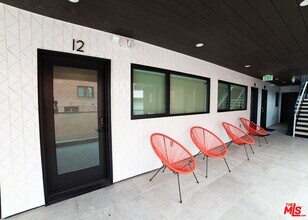 14 Brooks Ave in Los Angeles, CA - Building Photo - Building Photo