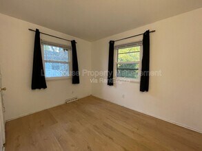 4211 Beechmount Ave in Portage, MI - Foto de edificio - Building Photo