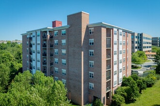 Red Brook Condominiums in Owings Mills, MD - Building Photo - Building Photo