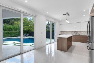 2510 SW 2nd Ave in Miami, FL - Building Photo - Building Photo