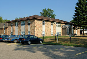 7666 Woodlawn Dr Apartments