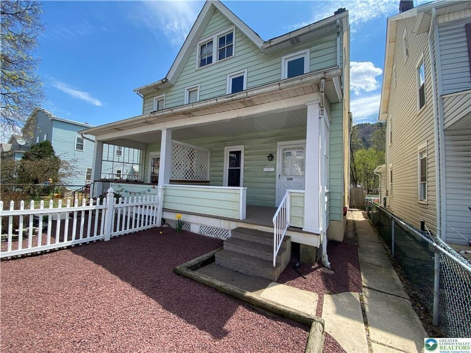 350 Lehigh Ave in Palmerton, PA - Building Photo
