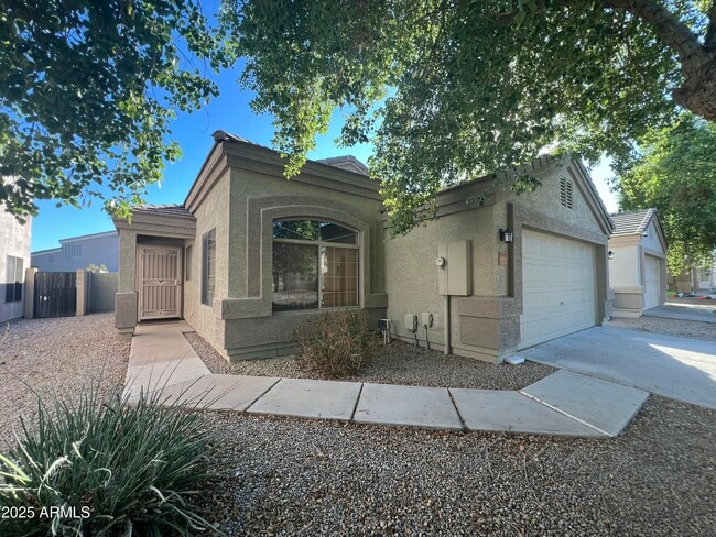 12729 W Ventura St in El Mirage, AZ - Foto de edificio - Building Photo