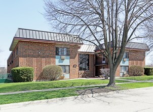 329 Kimbell Ave in Elmhurst, IL - Building Photo - Building Photo