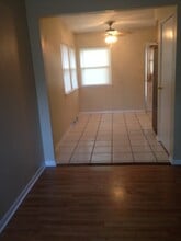 803 E South Broadway Ave, Unit A in Lombard, IL - Foto de edificio - Building Photo
