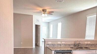 Room in House on Sweetgrass in Canyon Lake, TX - Building Photo - Building Photo