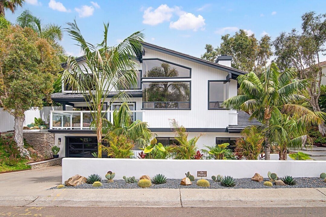 2127 Heather Ln in Del Mar, CA - Building Photo