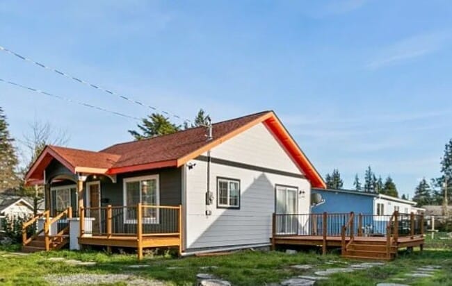 1413 E Victor St in Bellingham, WA - Building Photo - Building Photo