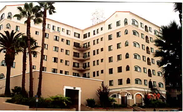 Castle Argyle Apartments in Los Angeles, CA - Foto de edificio - Building Photo