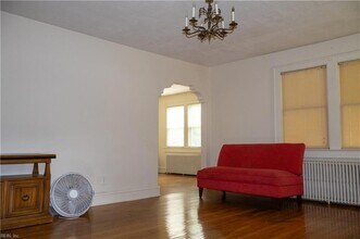 107 E Taylor Ave, Unit Room 1 in Hampton, VA - Foto de edificio - Building Photo