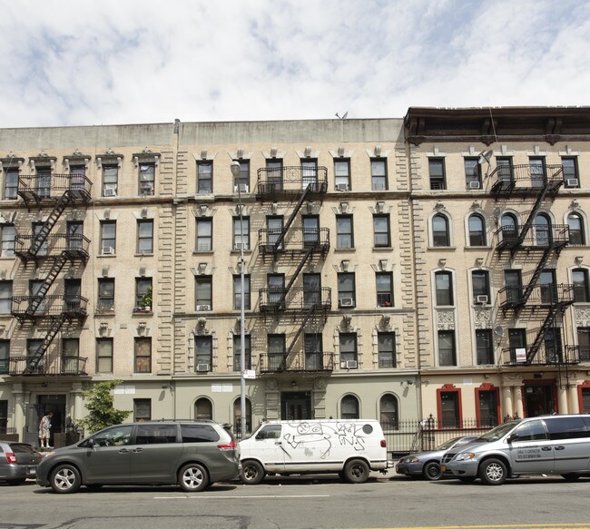 116 Sherman Ave in New York, NY - Foto de edificio - Building Photo