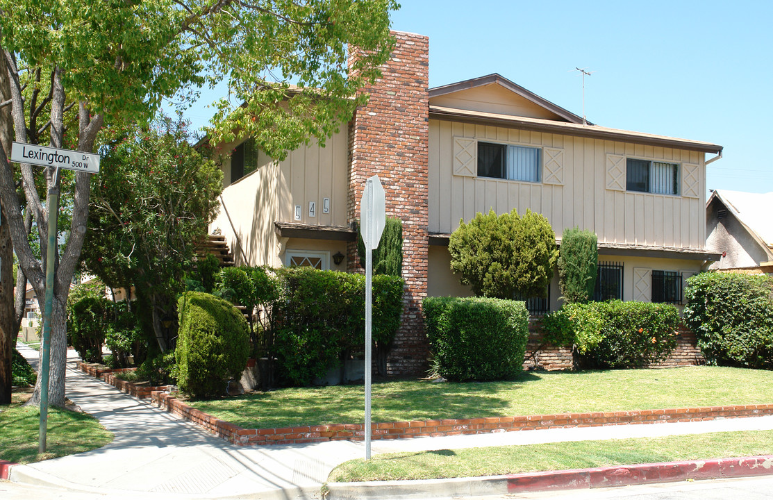 545 W Lexington Dr in Glendale, CA - Foto de edificio