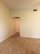 1197 Washington Cir-Unit -1197D in Homestead, FL - Building Photo - Building Photo