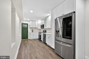 2447 Turner St in Philadelphia, PA - Building Photo