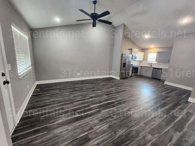 5267 N Toben Ct in Bel Aire, KS - Building Photo - Building Photo