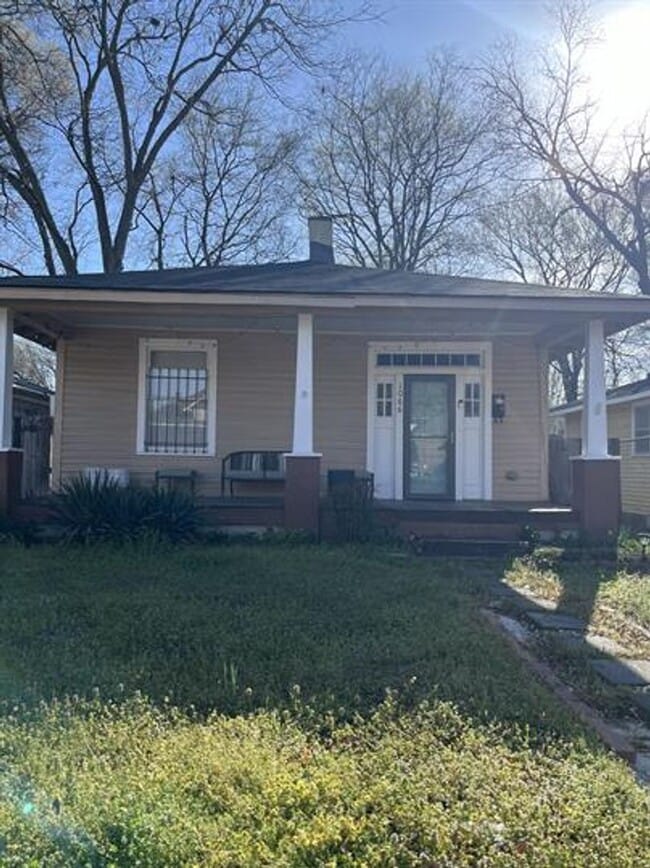 property at 1066 Tanglewood St