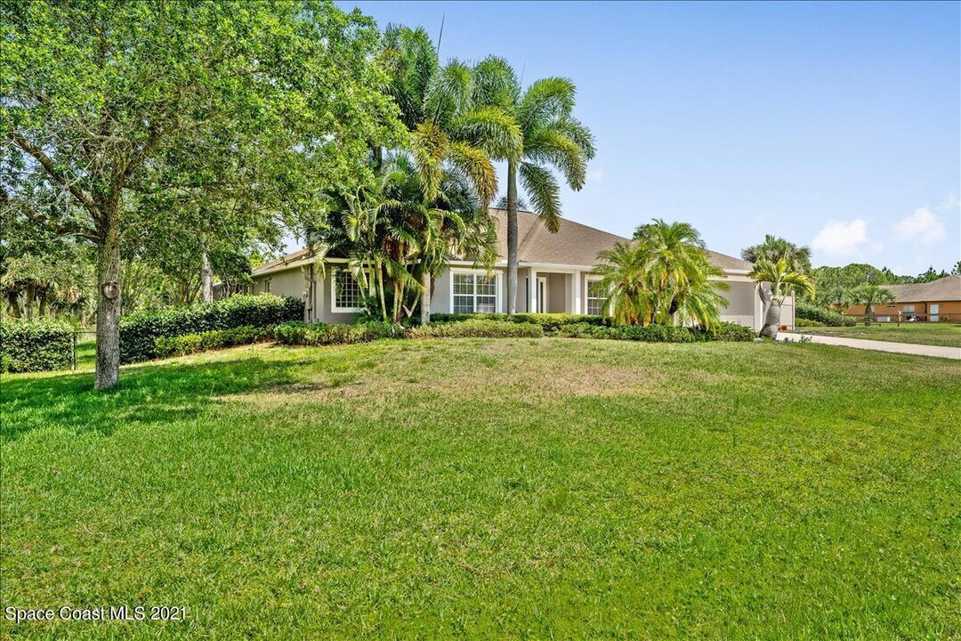 5867 Treasure Ln in Grant Valkaria, FL - Building Photo