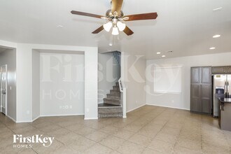 9825 Venus Lake Ct in Las Vegas, NV - Building Photo - Building Photo