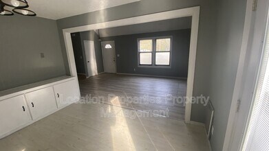 331 Clayton Ct in Lawrence, KS - Building Photo - Building Photo