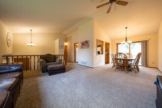 13060 Glenhurst Ave in Savage, MN - Building Photo - Building Photo