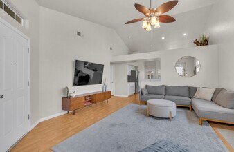 8639 N Talladega Way in Fresno, CA - Building Photo - Building Photo