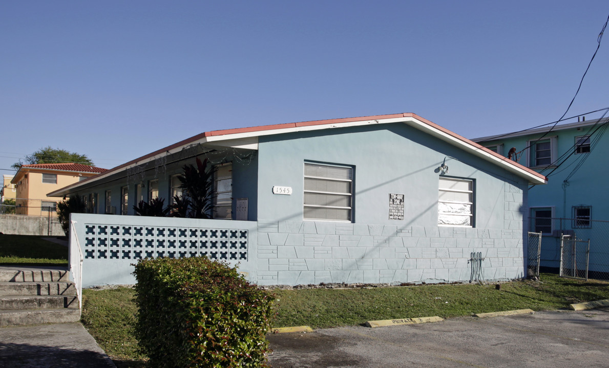 1545-1549 SW 4th St in Miami, FL - Building Photo