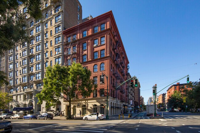 66 W 77th St
