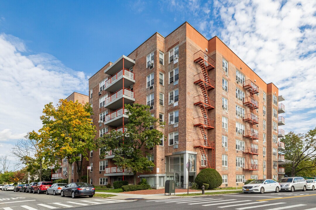 34-25 150th Pl in Flushing, NY - Foto de edificio