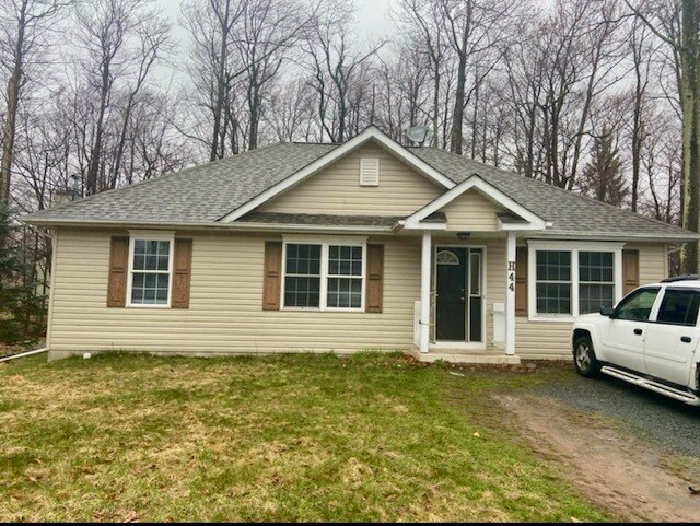 8057 Red Squirrel Dr in Tobyhanna, PA - Building Photo - Building Photo