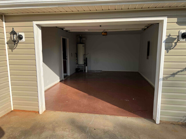 824 Glisten Dr in Boiling Springs, SC - Building Photo - Building Photo