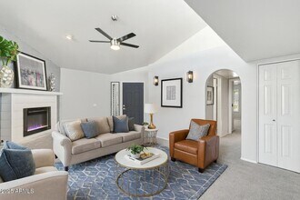 18002 N 12th St in Phoenix, AZ - Building Photo - Building Photo