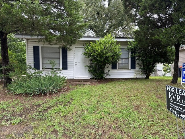 property at 1319 S Houston Ave