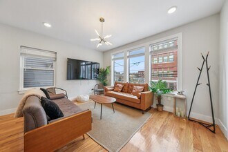 183 Gates Ave in Jersey City, NJ - Building Photo - Building Photo