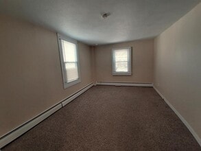 163-165 Main St in Deep River, CT - Building Photo - Building Photo