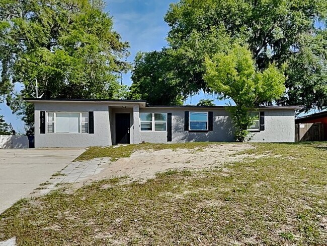 property at 2532 Cesery Blvd