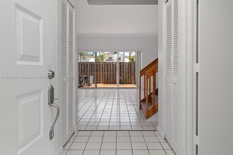 11828 SW 100th St in Miami, FL - Building Photo - Building Photo