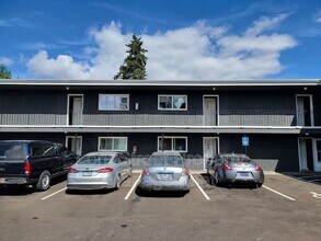 208 SE 5th Ave in Albany, OR - Building Photo - Building Photo