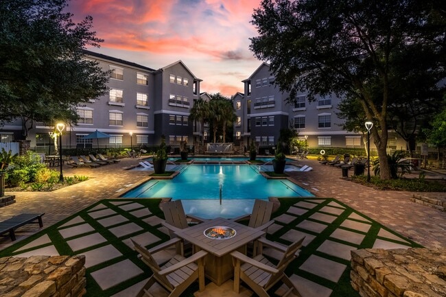Villas at Hermann Park in Houston, TX - Building Photo - Building Photo