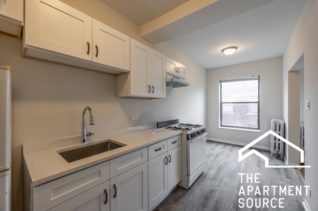 property at 7726 N Marshfield Ave