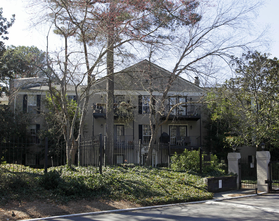 Essex House in Atlanta, GA - Foto de edificio