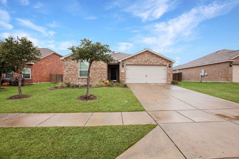 308 Magnolia Dr in Princeton, TX - Building Photo