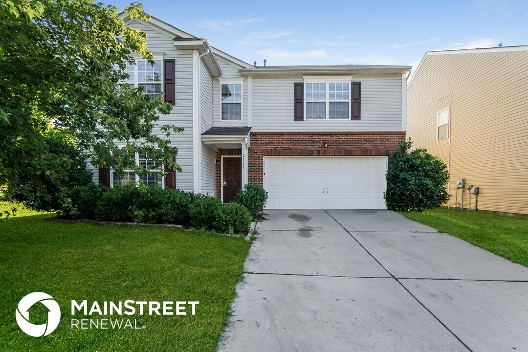2728 Buckleigh Dr in Charlotte, NC - Building Photo