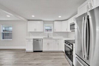 235 NW 10th Ave in Delray Beach, FL - Building Photo - Building Photo