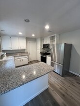 19215 Diplomat Ave in Corona, CA - Building Photo - Building Photo