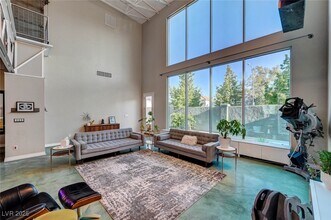 5096 Thunder River Cir in Las Vegas, NV - Building Photo - Building Photo