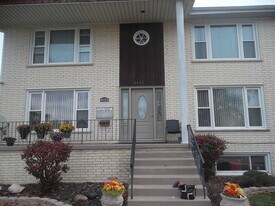 4601 Forest Ave in Brookfield, IL - Building Photo