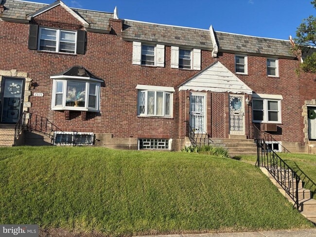 7513 Gilbert St in Philadelphia, PA - Building Photo - Building Photo