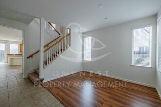 813 Courtyards Loop in Lincoln, CA - Building Photo - Building Photo