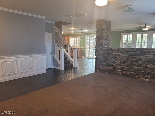11078 Village Crest Ln